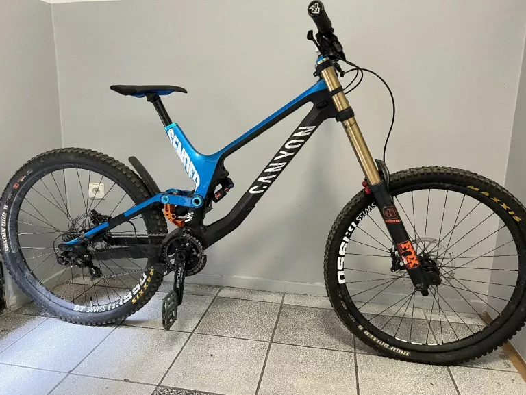 rower-zjazdowy-canyon-sender-cf-90-2016-kolor-niebieski