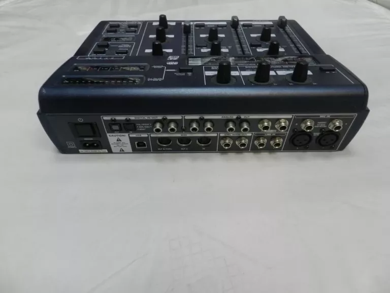 INTERFEJS AUDIO BEHRINGER BCA2000