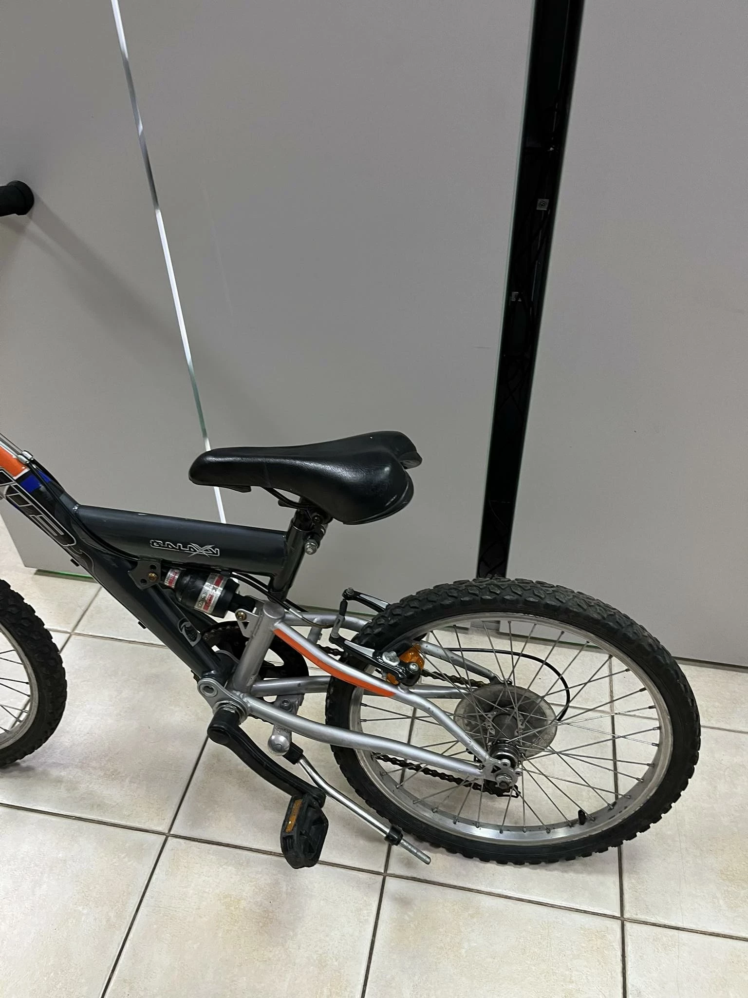 rower-galaxy-200m-logan-kod-producenta-academy-entrant-black