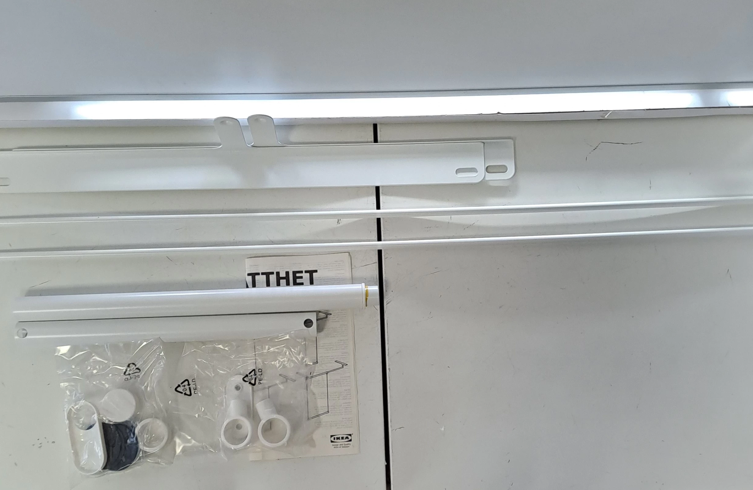 wieszak-na-ubrania-ikea-bialy-metal-35-60x55-13-34-23-58x21-58-wojska-polskiego-13-wagrowiec