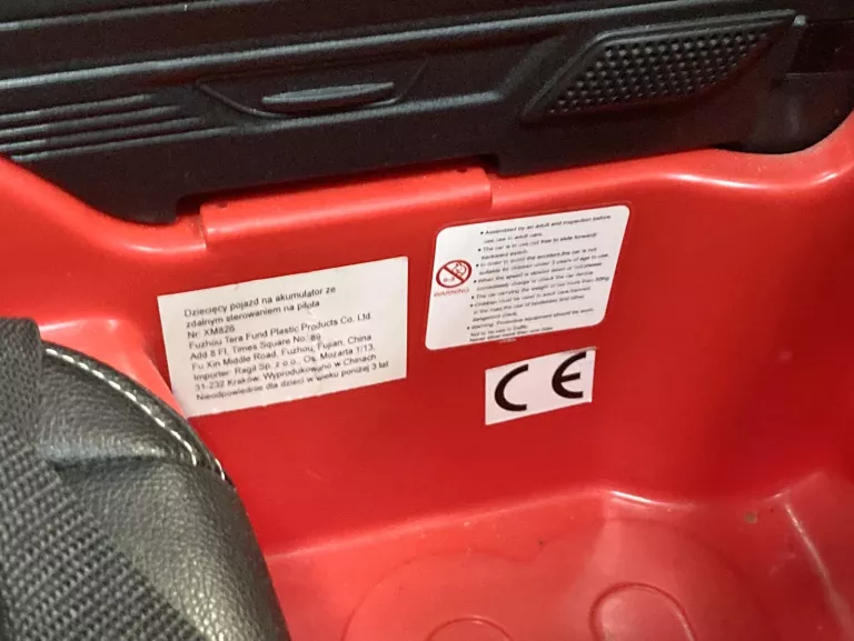 DZIECIĘCE AUTO NA AKUMULATOR XM826 RED