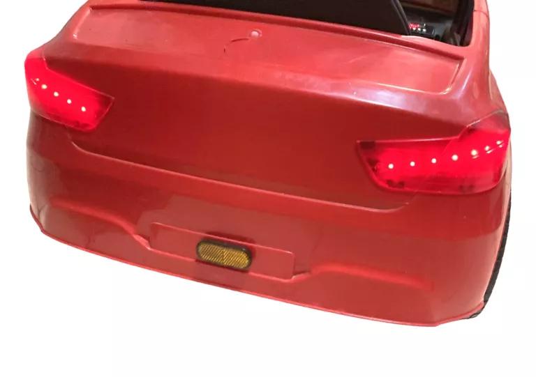 DZIECIĘCE AUTO NA AKUMULATOR XM826 RED