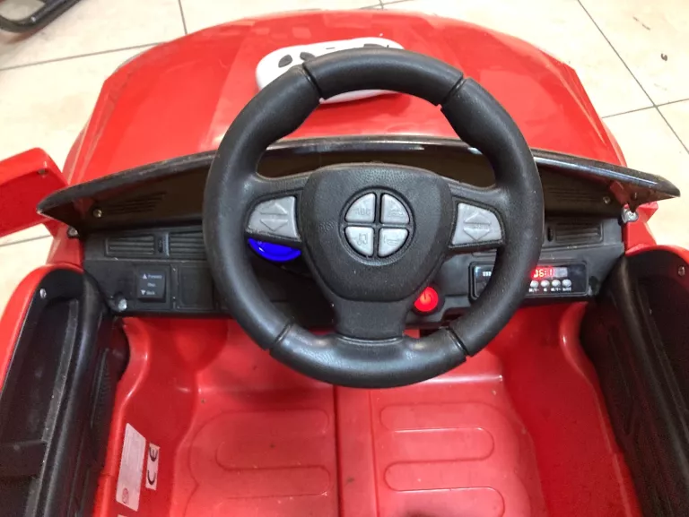 DZIECIĘCE AUTO NA AKUMULATOR XM826 RED