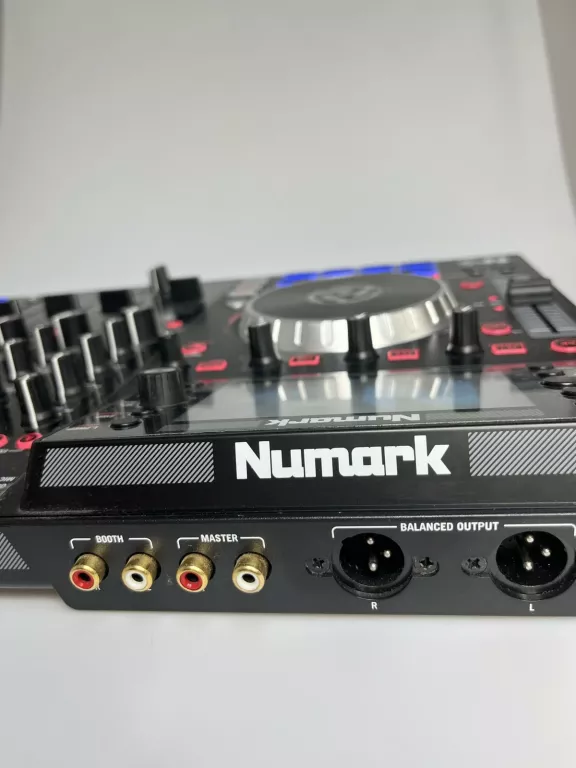 MIKSER NUMARK NV II SERATO