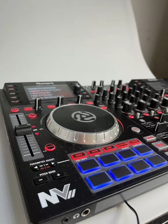 MIKSER NUMARK NV II SERATO