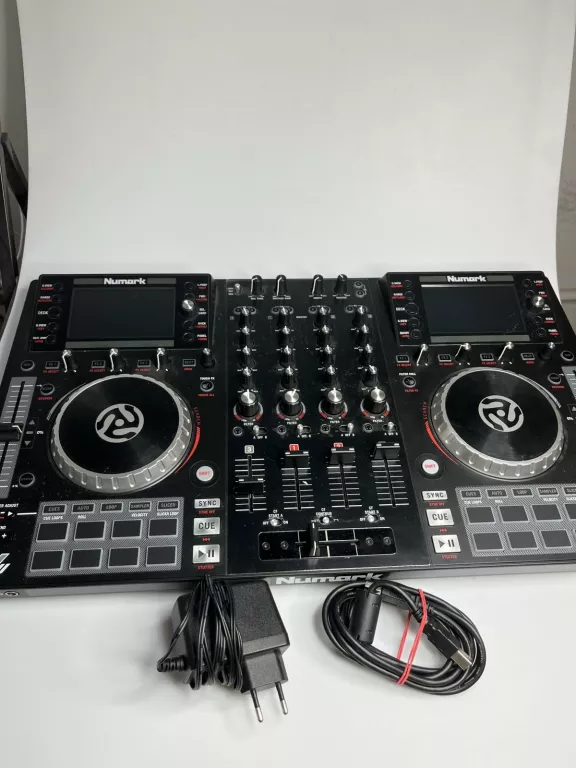 MIKSER NUMARK NV II SERATO