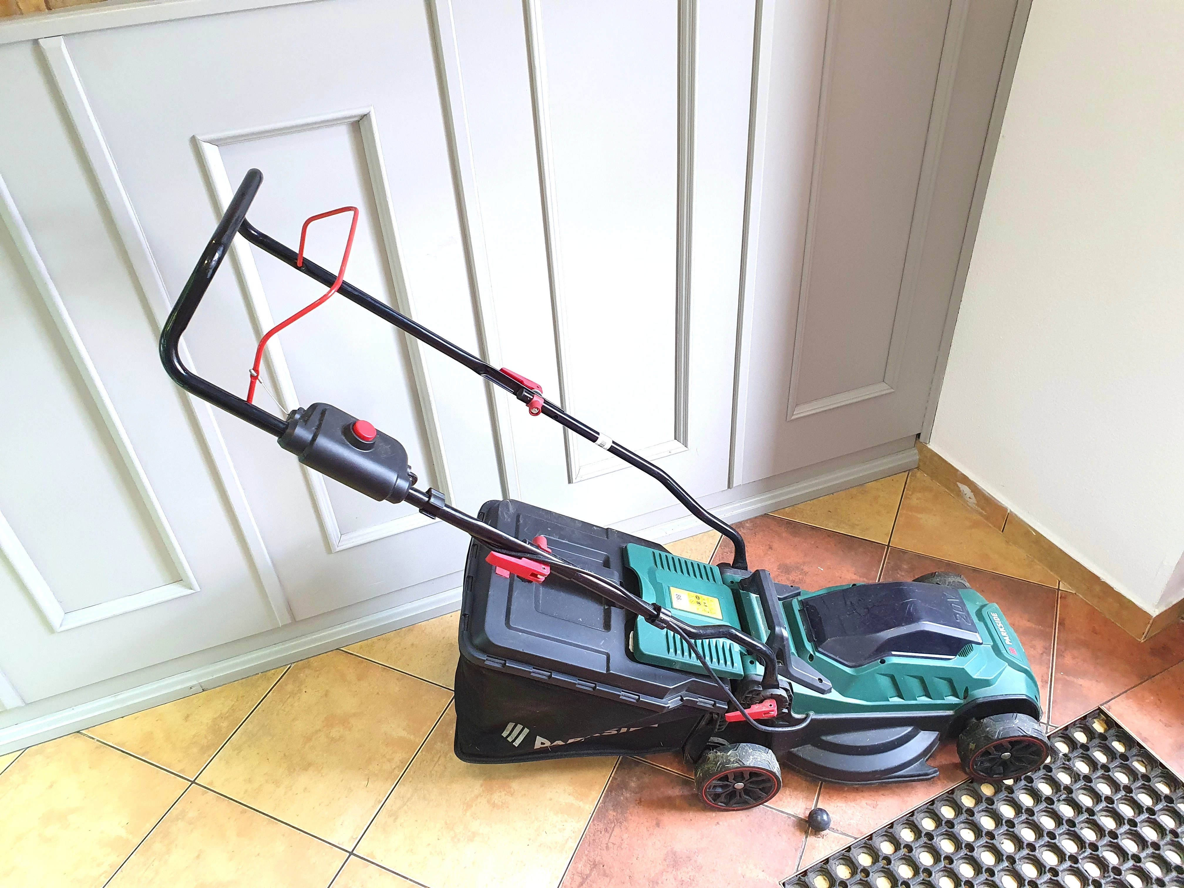 kosiarka-akumulatorowa-parkside-prma-20-li-a1-zakres-regulacji-wysokosci-koszenia-25