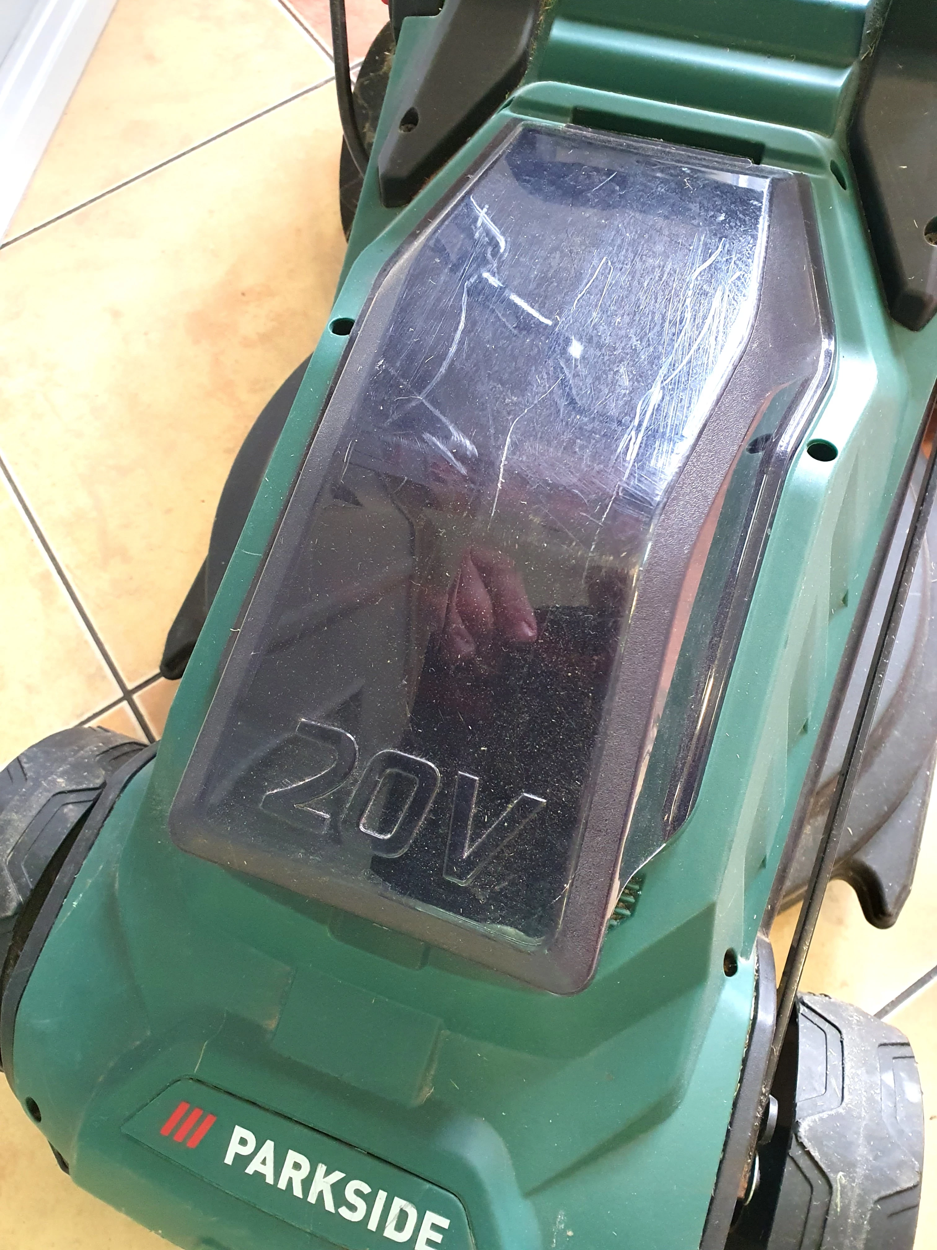 kosiarka-akumulatorowa-parkside-prma-20-li-a1-pojemnosc-kosza-32