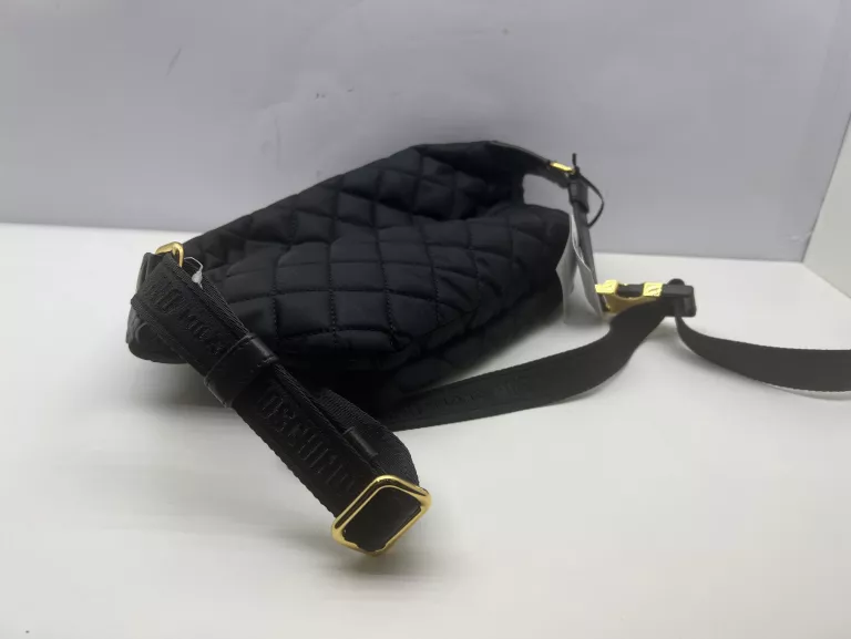 SASZETKA / NERKA LOVE MOSCHINO NA PAS