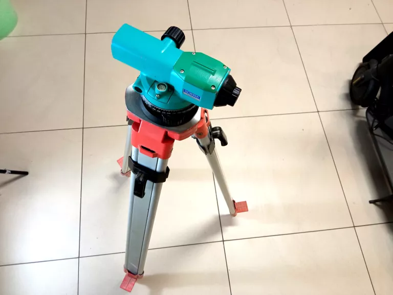 NIWELATOR SOKKIA C410 + STATYW