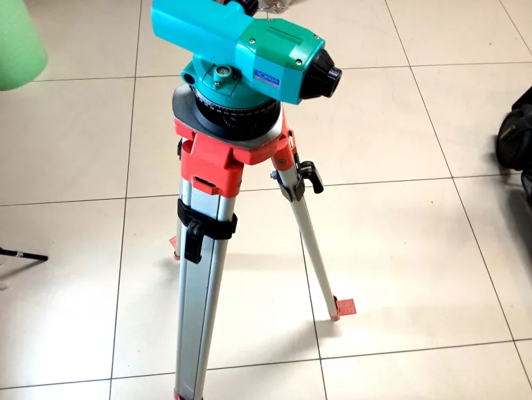 NIWELATOR SOKKIA C410 + STATYW