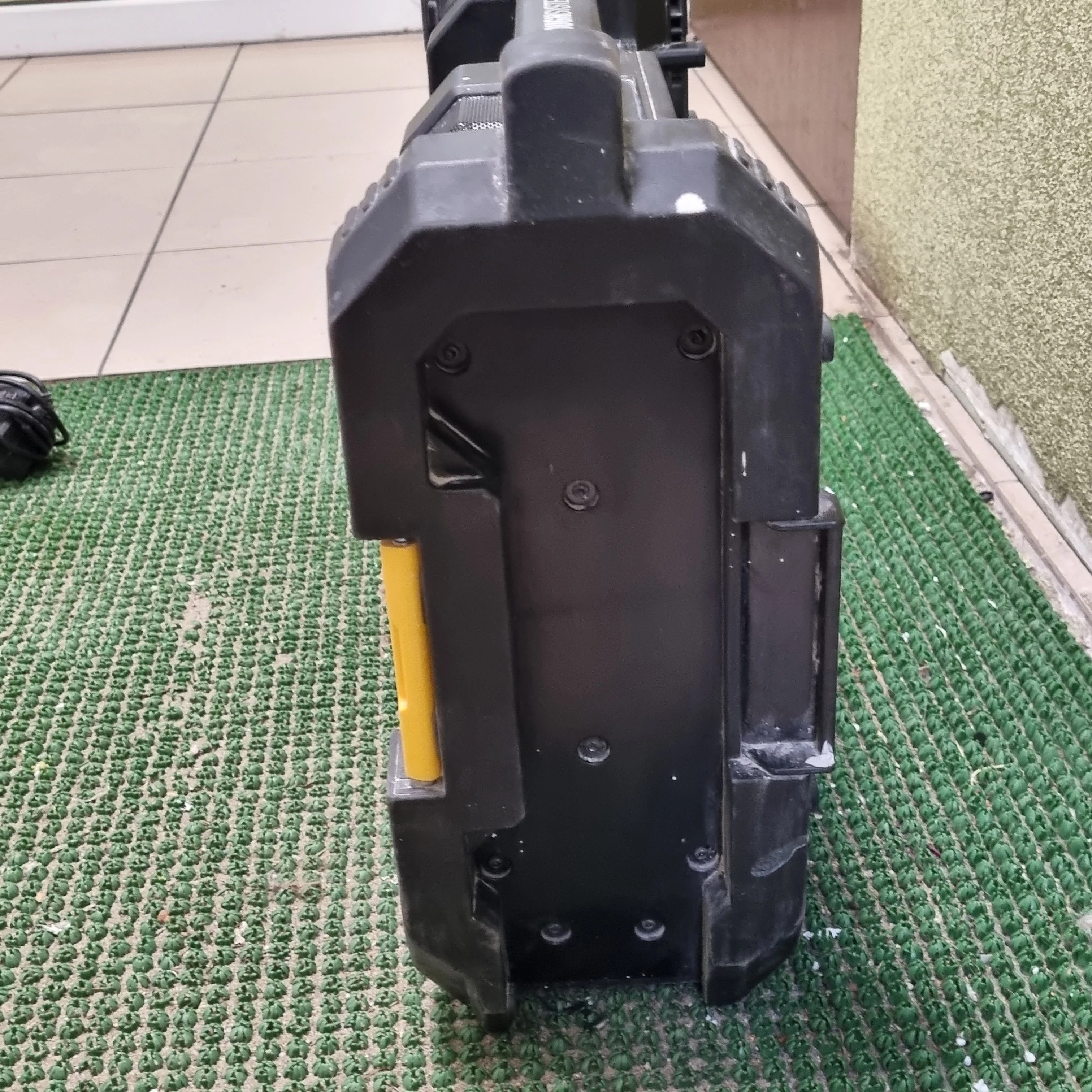 radio-budowlane-dewalt-dwst1-75659-qw-stan-uzywany