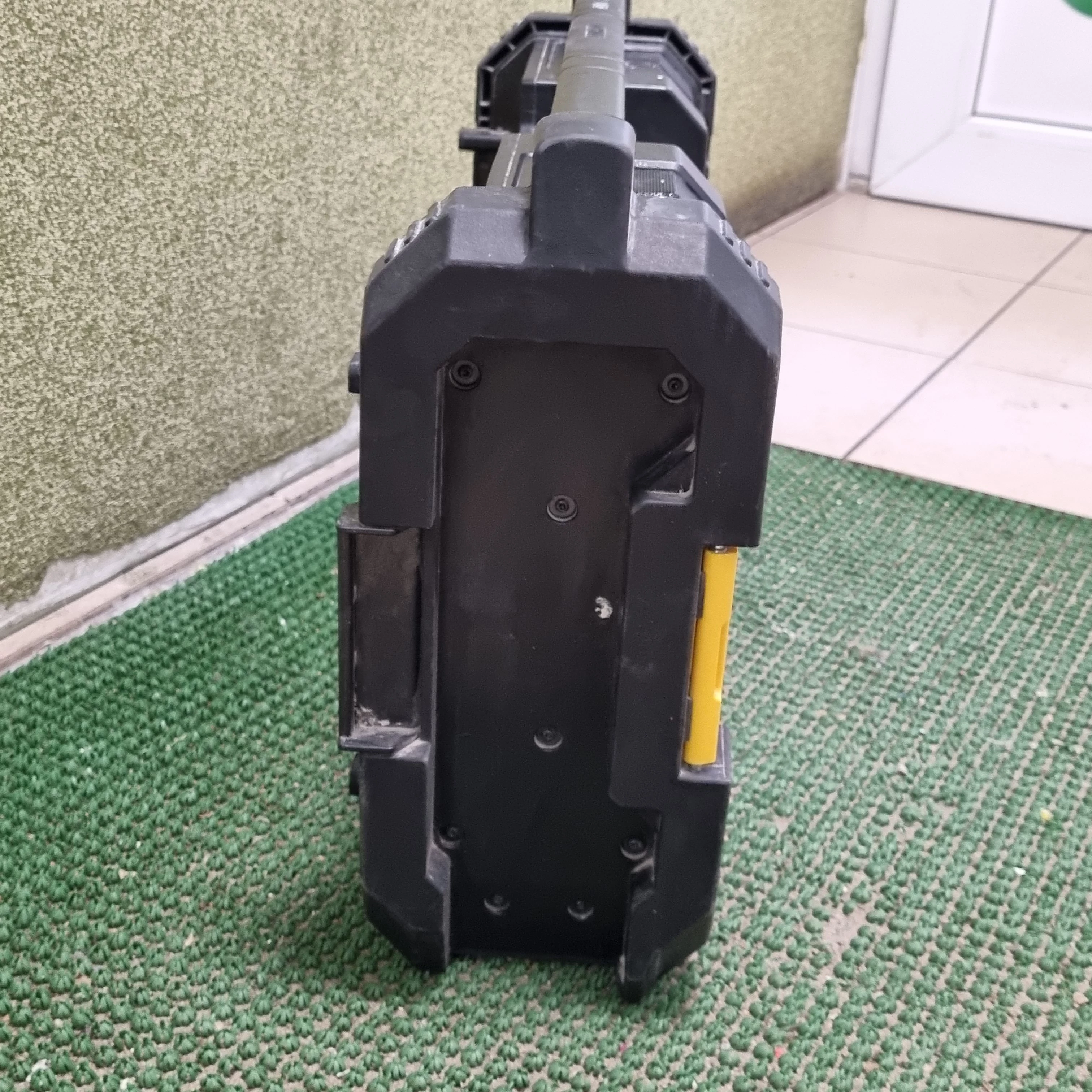 radio-budowlane-dewalt-dwst1-75659-qw-sniadeckich-11-znin