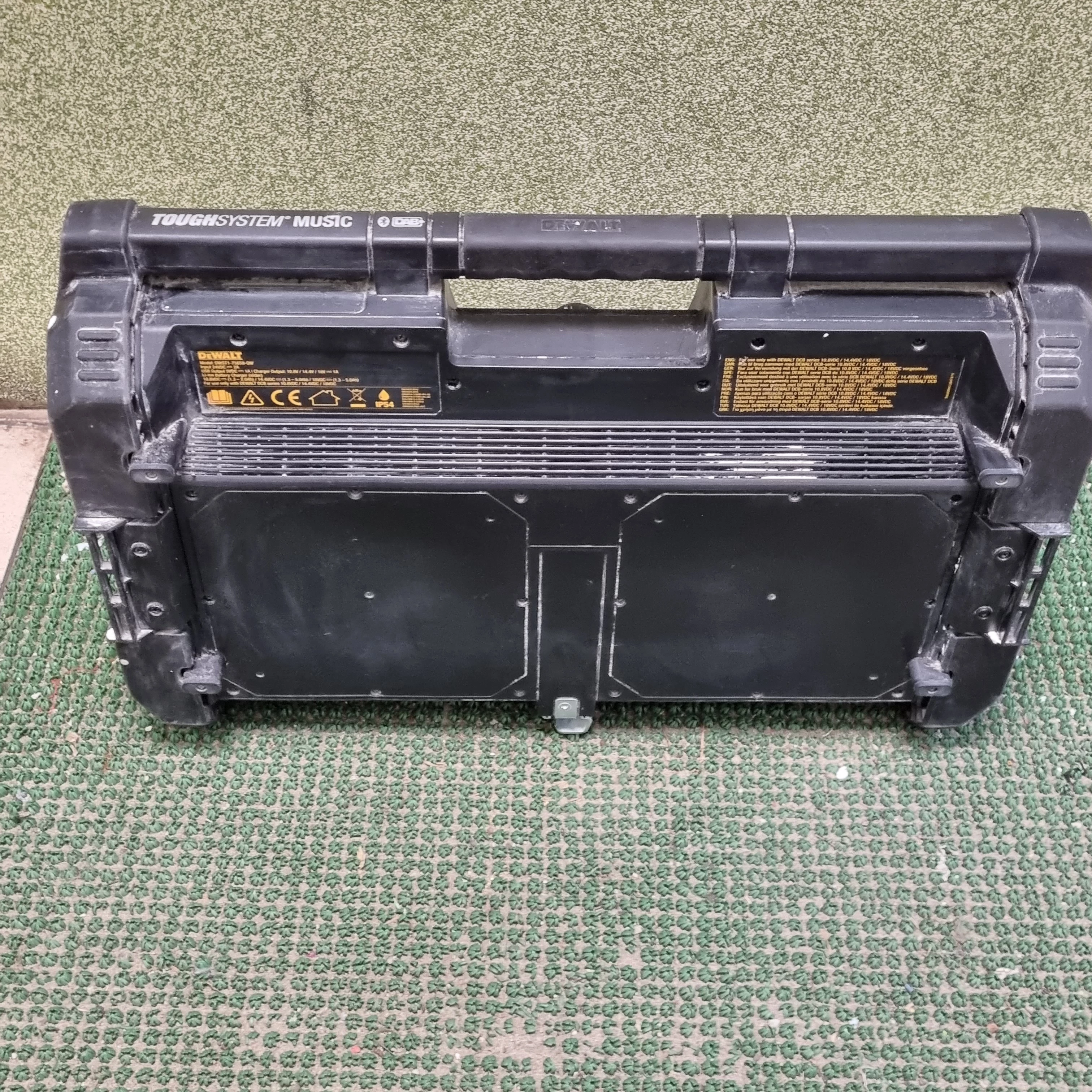 radio-budowlane-dewalt-dwst1-75659-qw-marka-dewalt