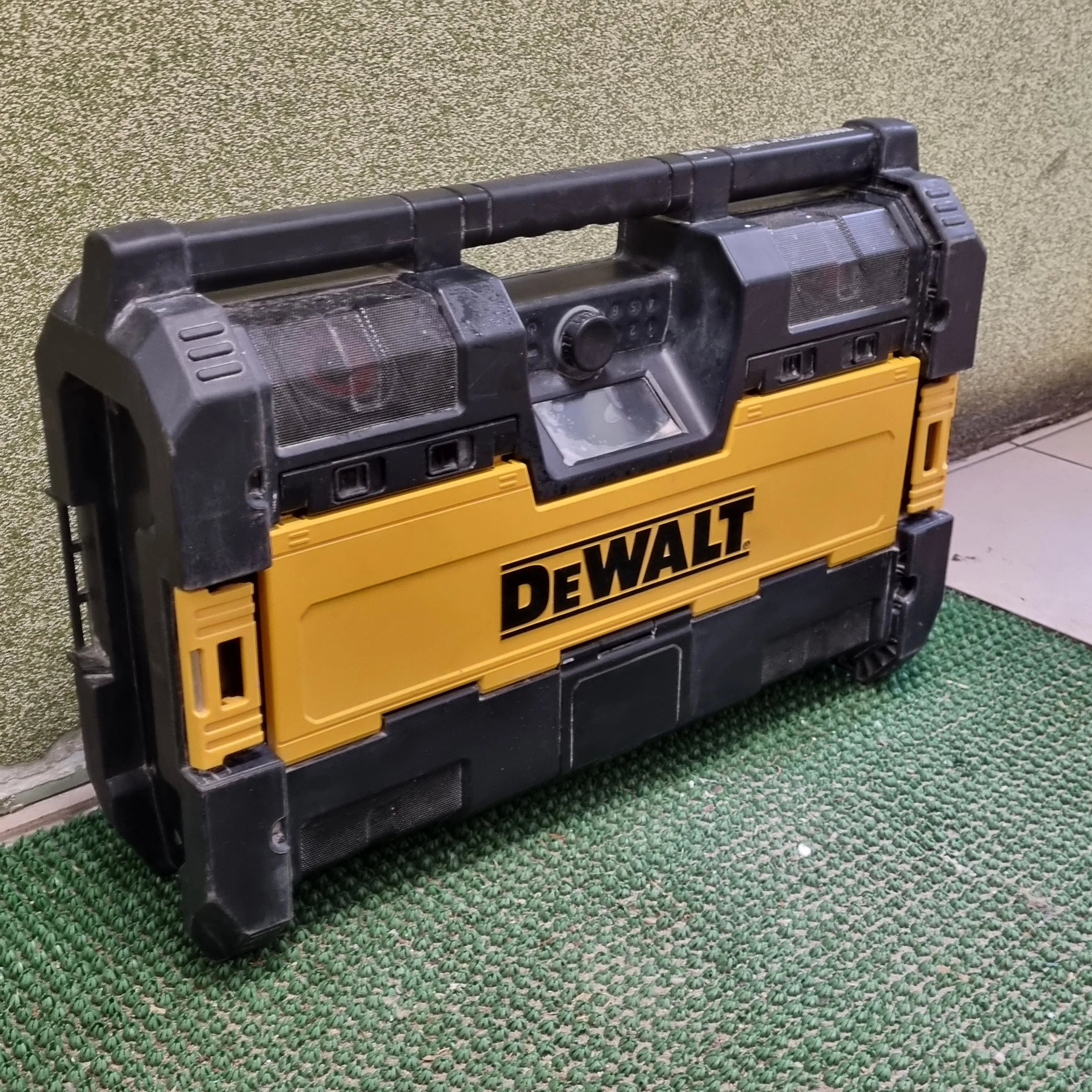 radio-budowlane-dewalt-dwst1-75659-qw-sniadeckich-11-znin