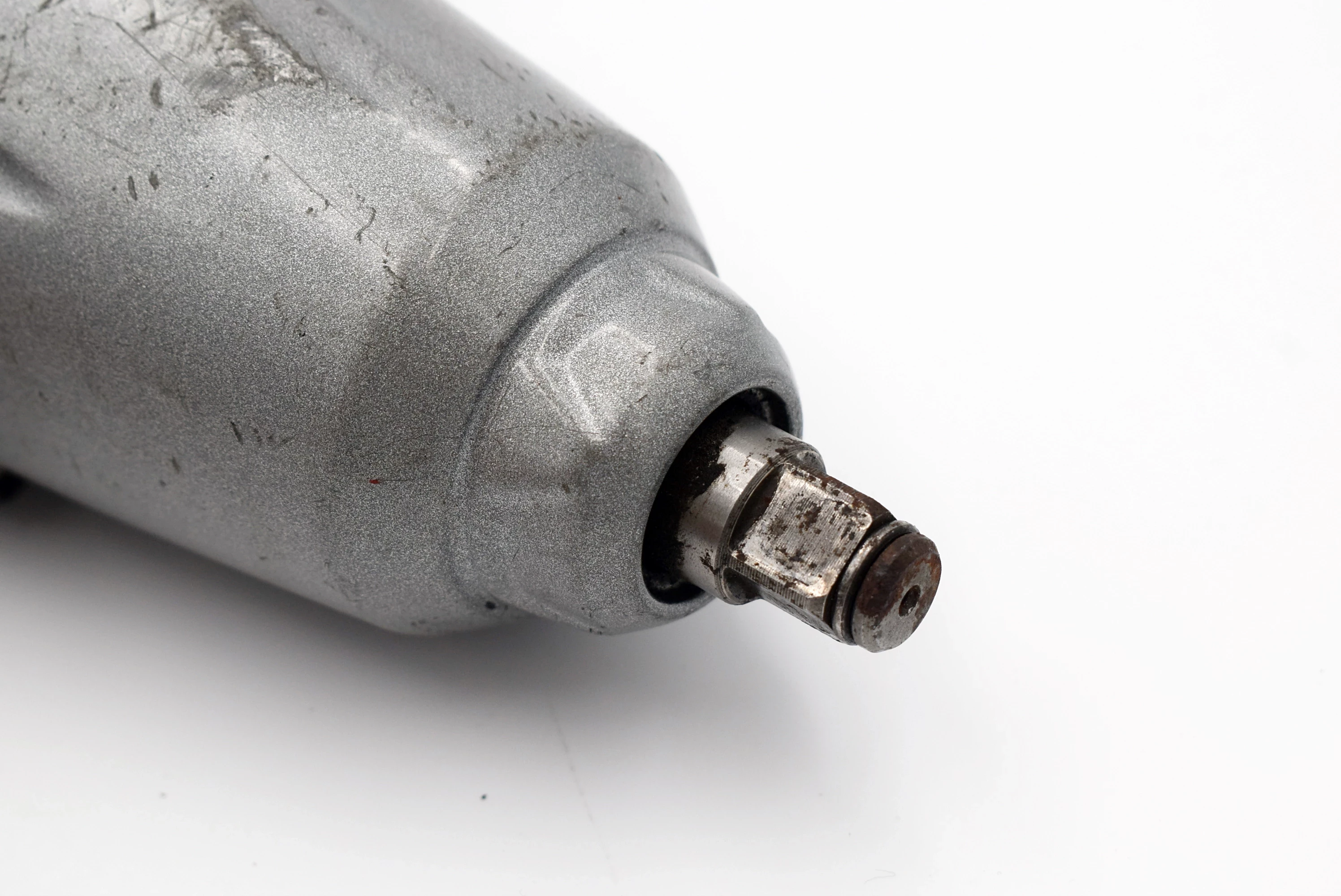 klucz-udarowy-dynic-450w-330-nm-12-rodzaj-klucz-udarowy