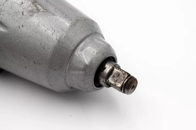 klucz-udarowy-dynic-450w-330-nm-12-rodzaj-klucz-udarowy