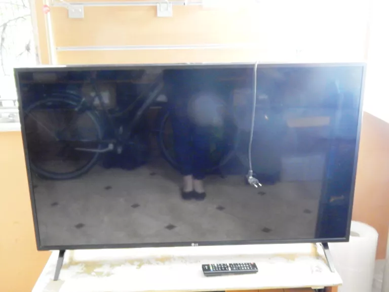 TELEWIZOR LG 43UM7100 43" + PILOT
