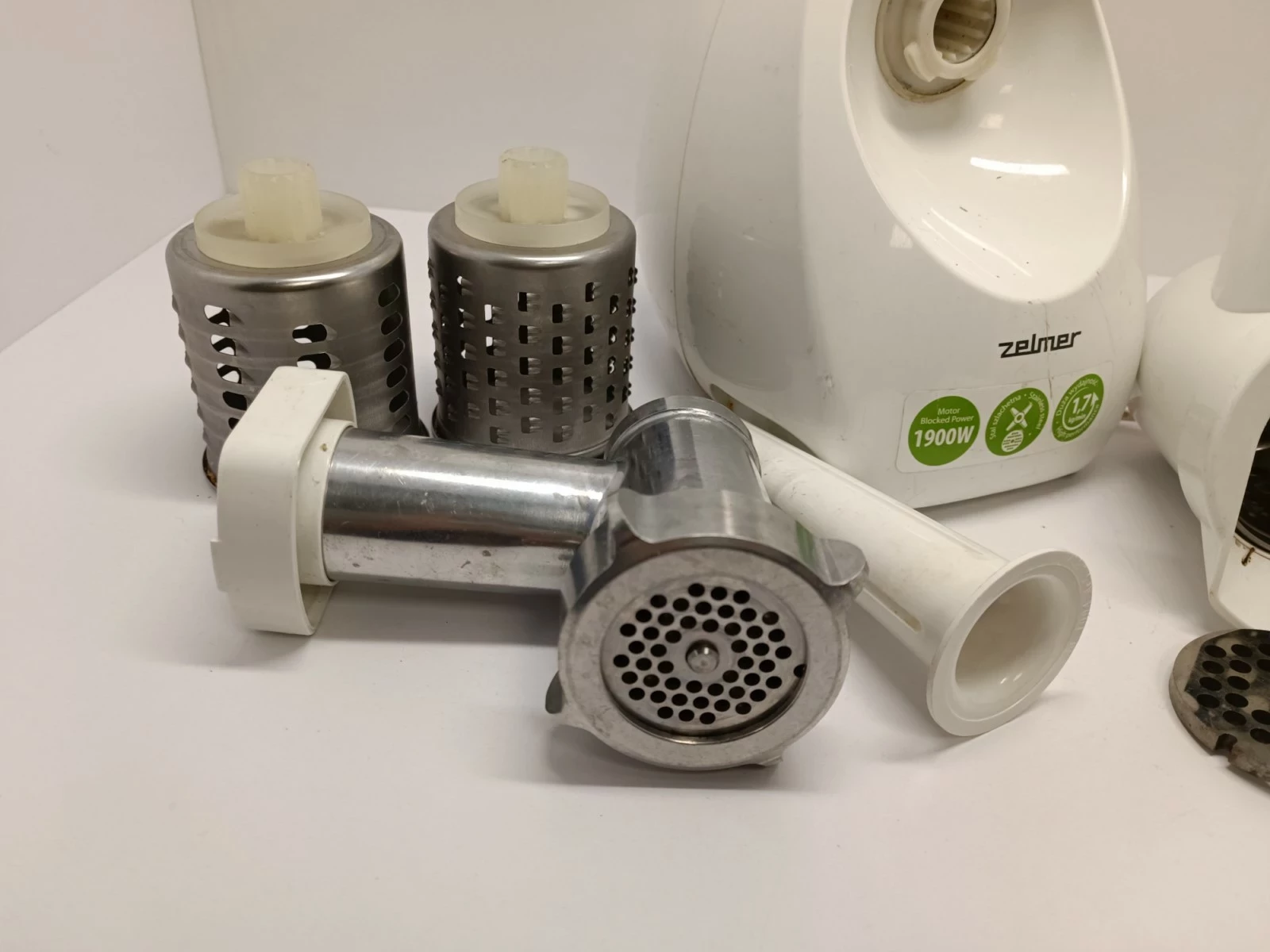 maszynka-do-mielenia-miesa-zelmer-kolor-dominujacy-bialy