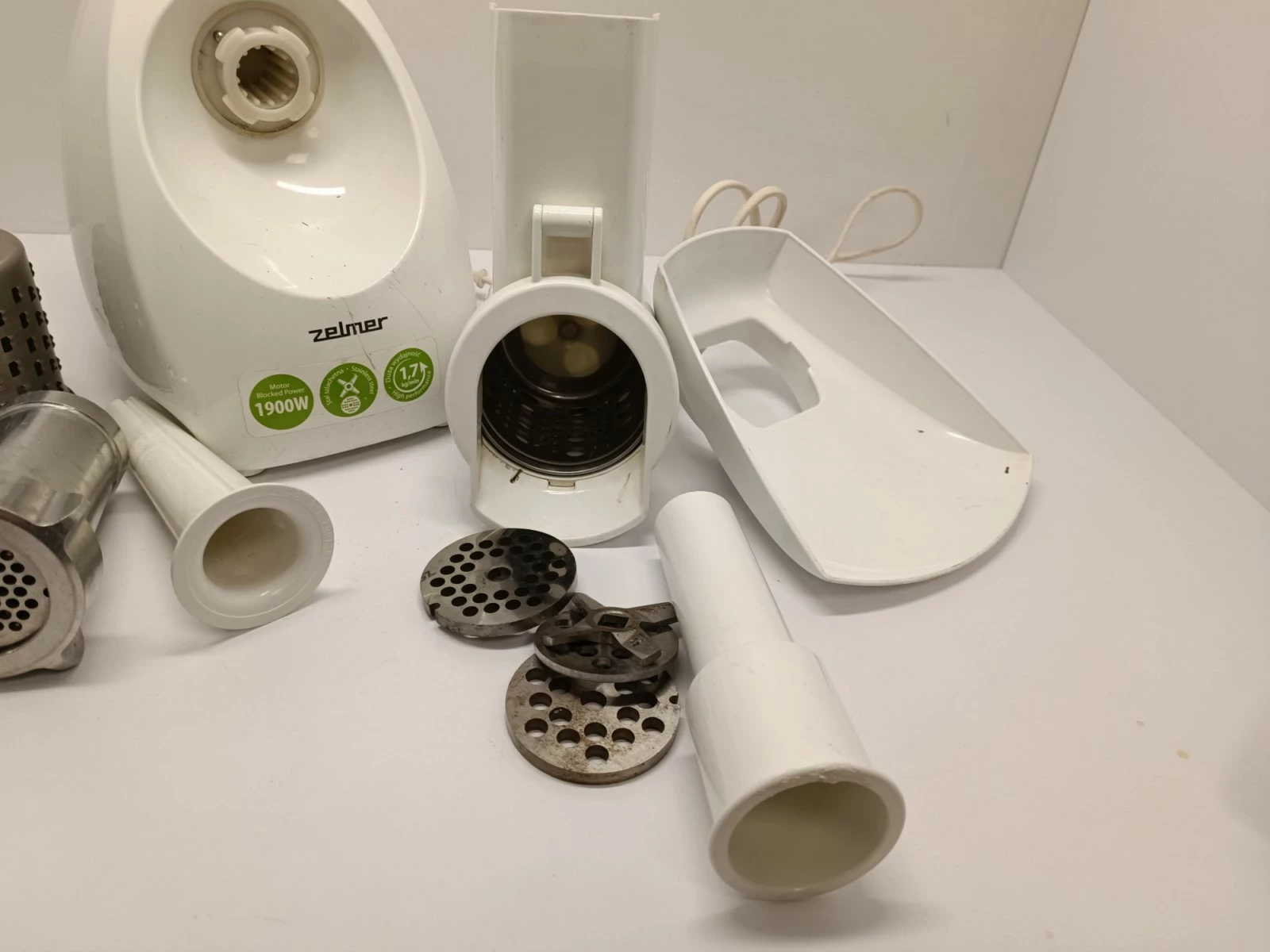 maszynka-do-mielenia-miesa-zelmer-moc-1900