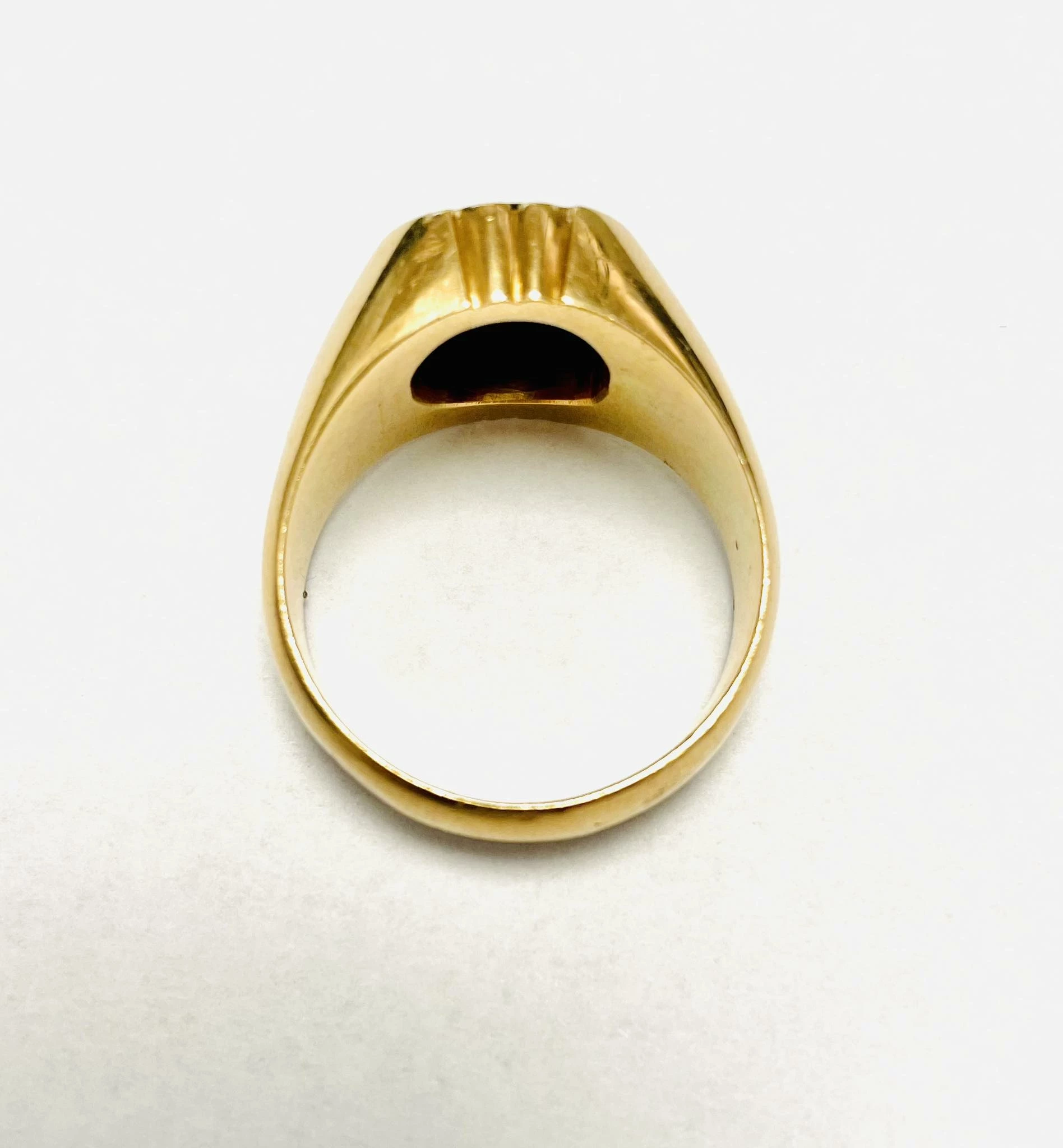 sygnet-585-1922-25q-material-zloto