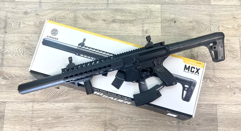 WIATRÓWKA NA CO2 SIG SAUER AIR-MCX-177-88G-30-BLK