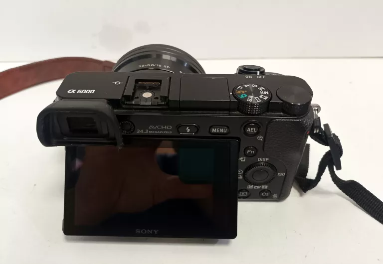 APARAT SONY ALPHA A6000 OBIEKTYW SONY SELP 1650