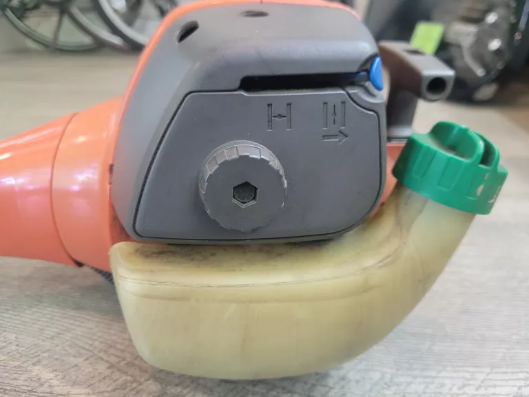 kosa-spalinowa-husqvarna-125r-waga-narzedzia-5