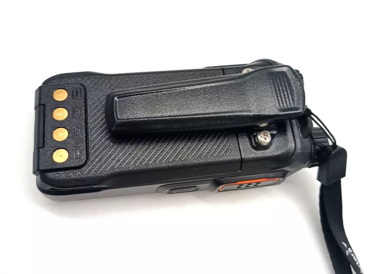 radiotelefon-hytera-pd505-ladowarka-model-pd505