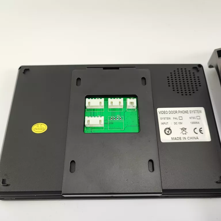 wideodomofon-wideo-domofon-7-cali-komplet-typ-domofonu-przewodowy