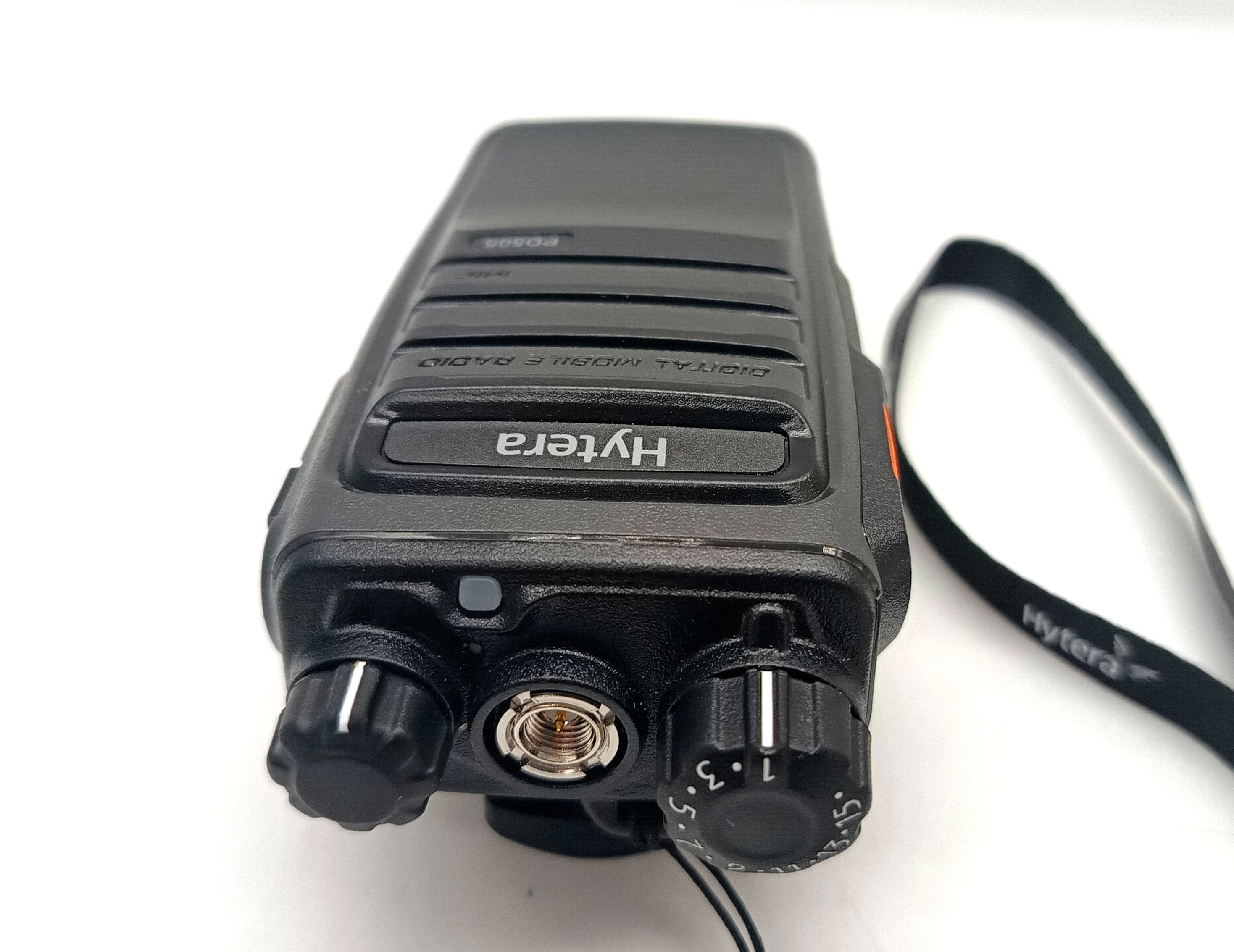 radiotelefon-hytera-pd505-ladowarka-marka-hytera