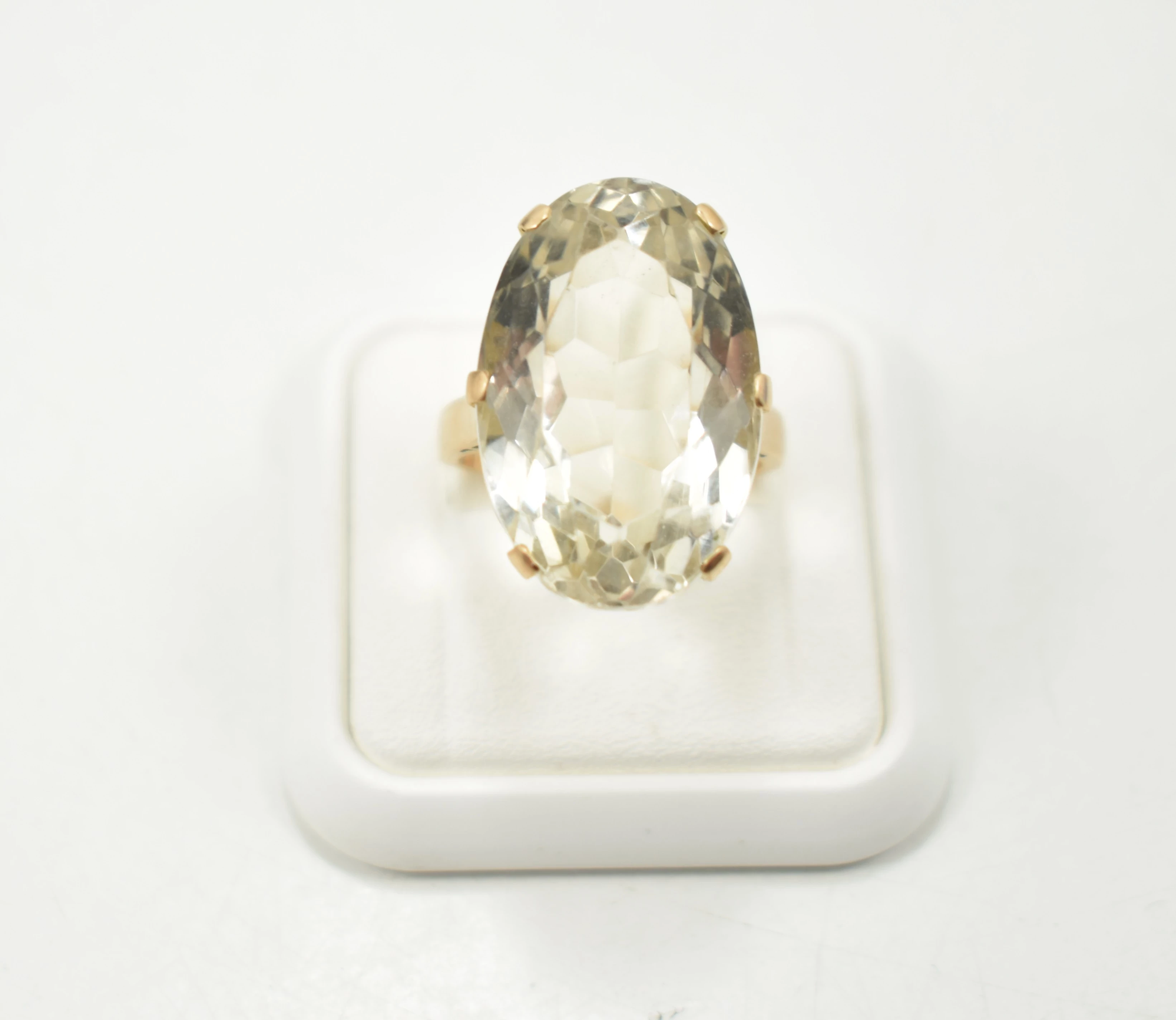 zloty-pierscionek-z-kamieniem-585-127g-r16-kolor-dominujacy-zloty