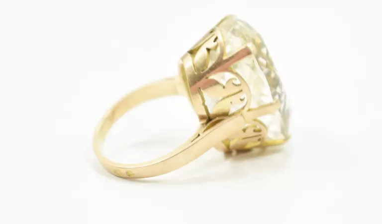 zloty-pierscionek-z-kamieniem-585-127g-r16-stan-uzywany