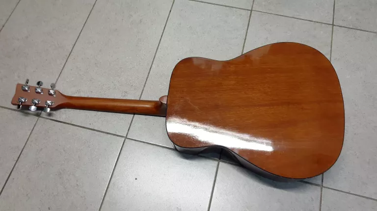 GITARA YAMAHA F310