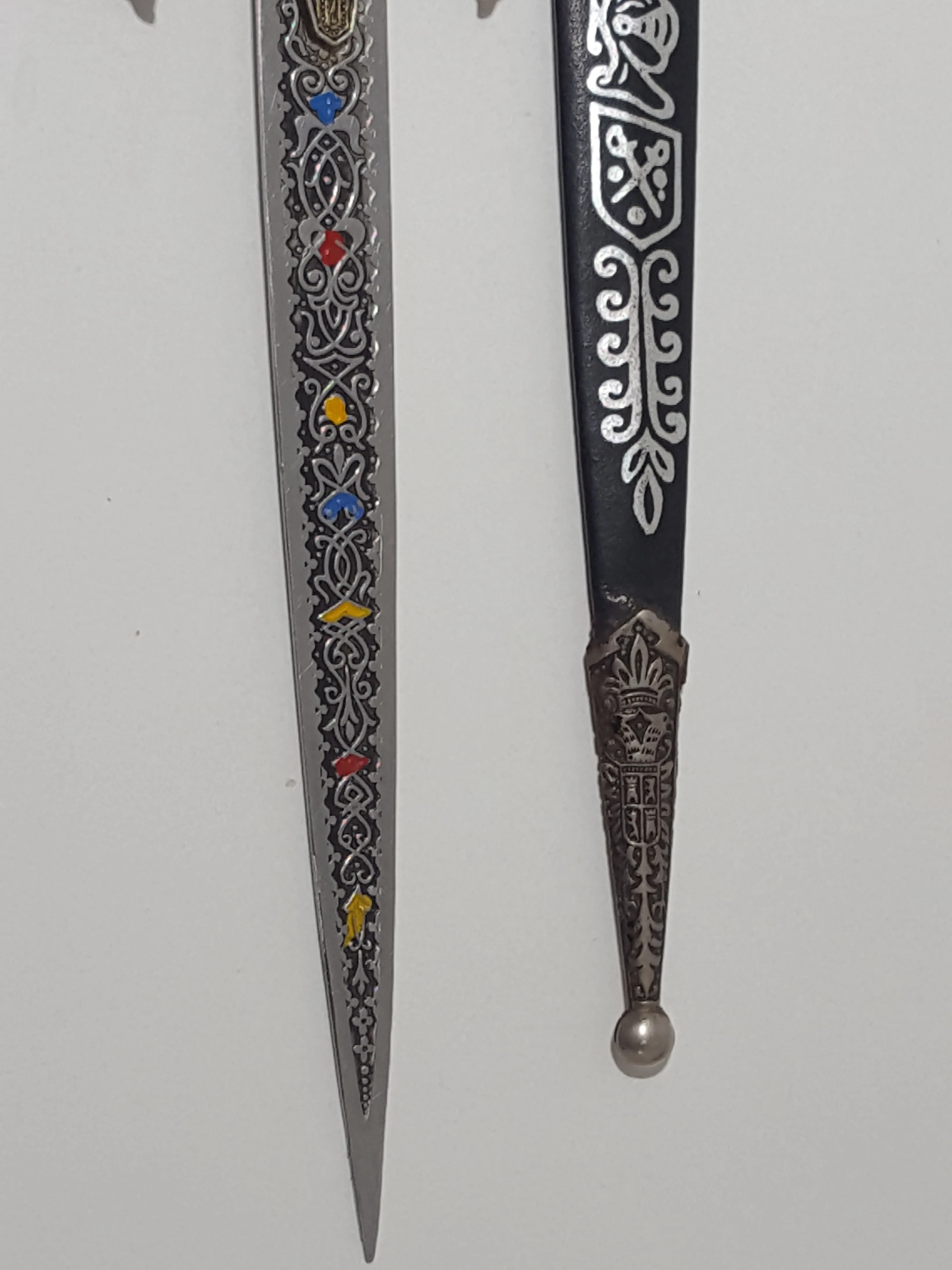 noz-do-papieru-ozdobny-rodzaj-do-papieru