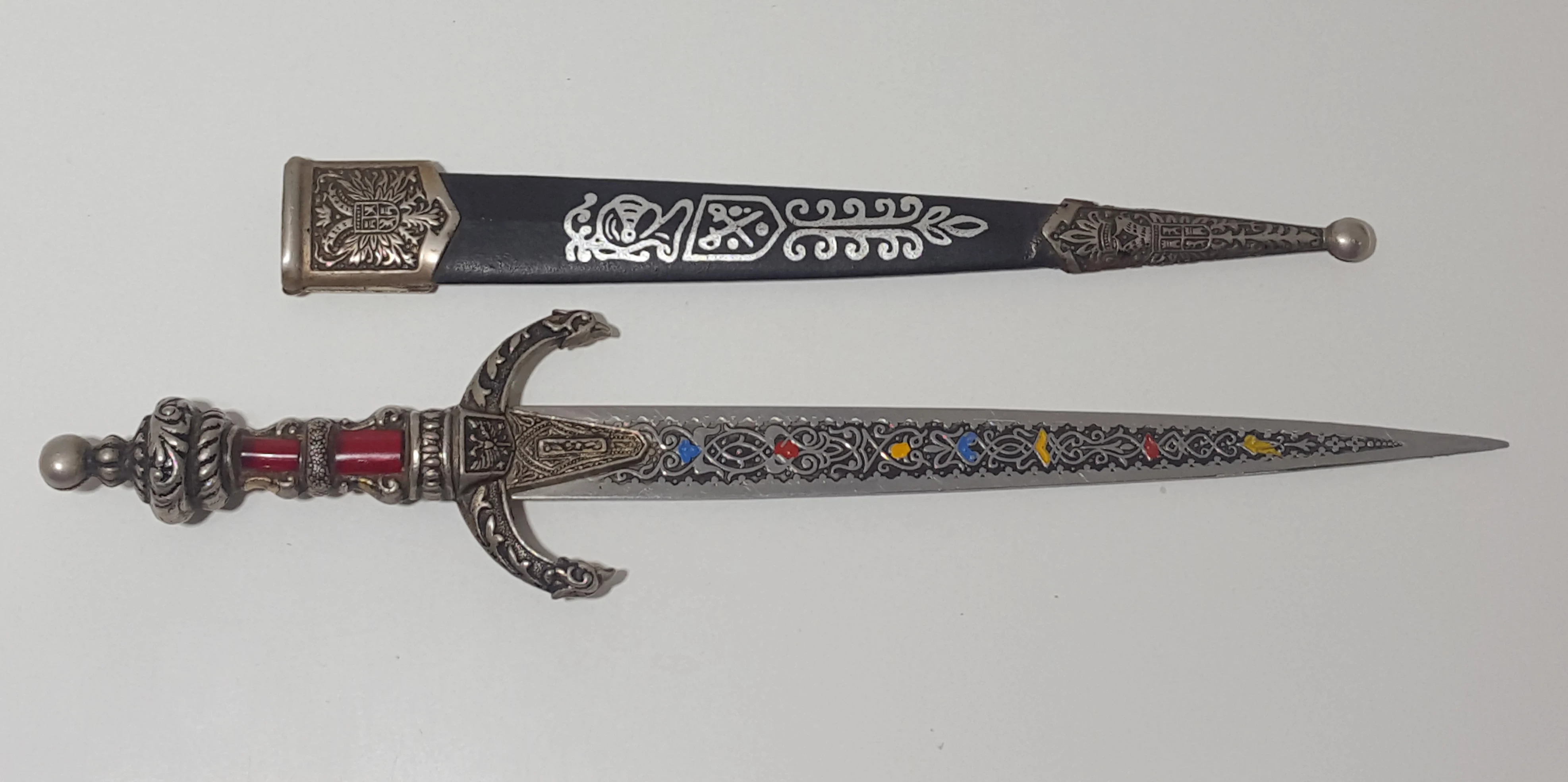 noz-do-papieru-ozdobny-szerokosc-ostrza-1