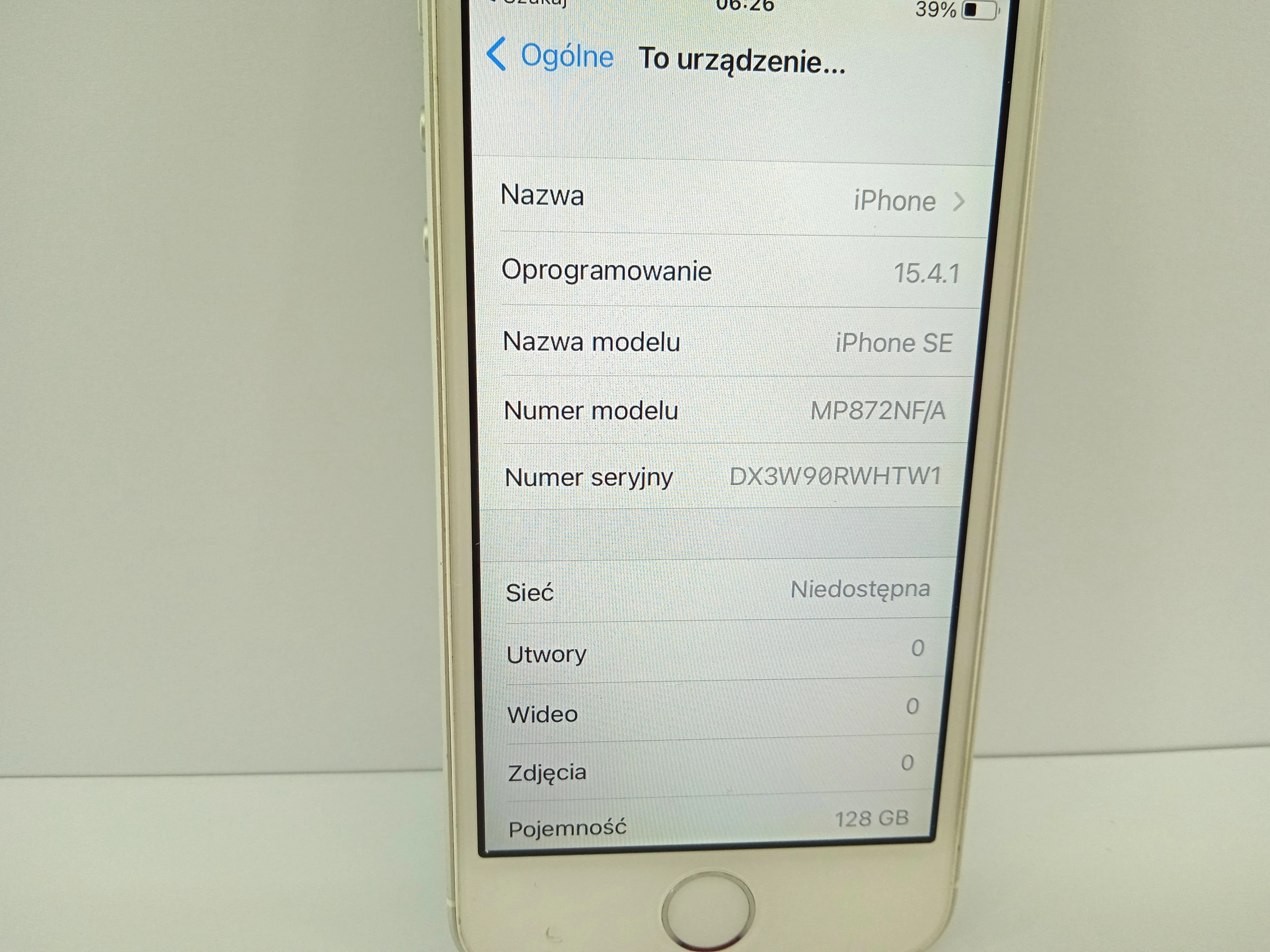 telefon-iphone-se-2128-gb-przekatna-ekranu-4