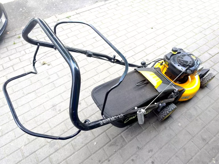 KOSIARKA SPALINOWA Z NAPĘDEM CUB CADET LM1 AR46