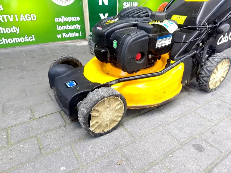 KOSIARKA SPALINOWA Z NAPĘDEM CUB CADET LM1 AR46