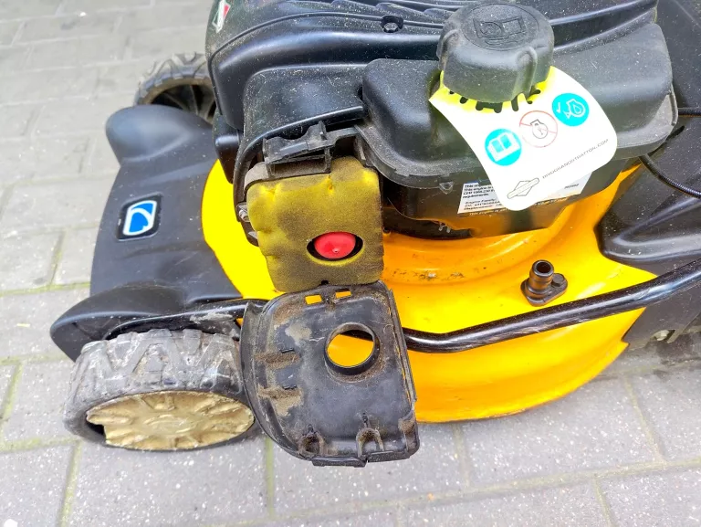 KOSIARKA SPALINOWA Z NAPĘDEM CUB CADET LM1 AR46