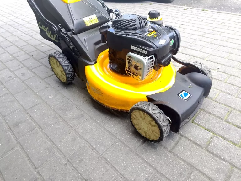 KOSIARKA SPALINOWA Z NAPĘDEM CUB CADET LM1 AR46