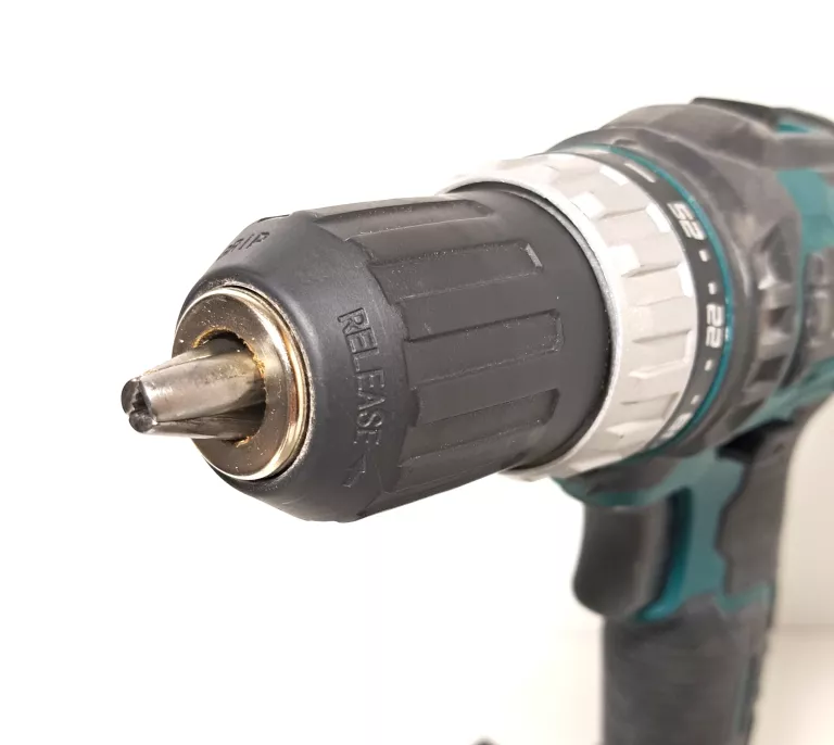 nac-wkretarka-akumulatorowa-cdb2-li-20v-walizka-stan-uzywany