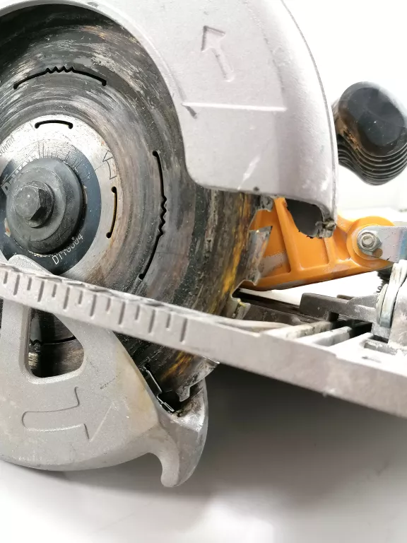 PIŁA TARCZOWA DEWALT DWE 576K #OPIS