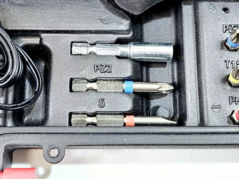 wkretak-akumulatorowy-parkside-pssa-4-b2-rodzaj-zestaw