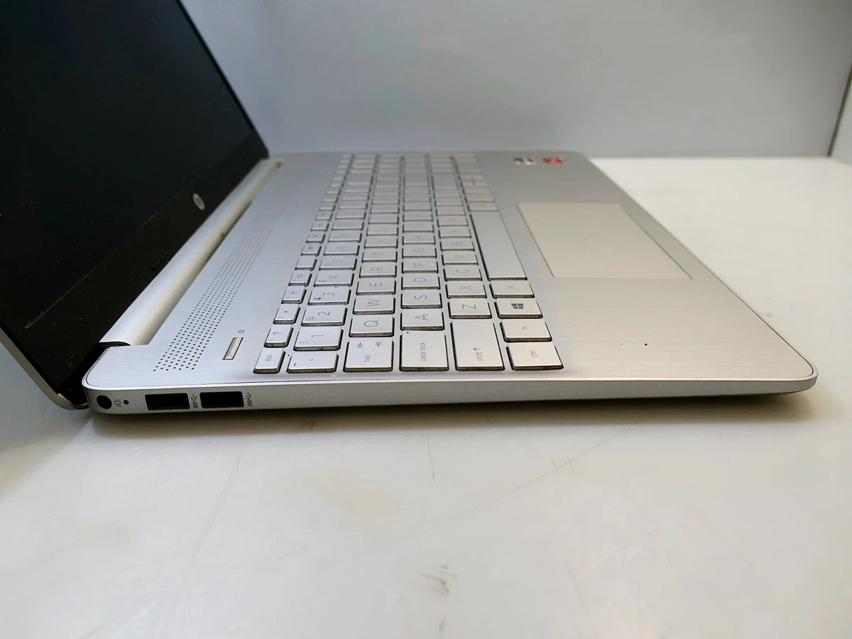 laptop-hp-15s-eq1001nw-156-r5-4500u-8gb-ram-seria-procesora-amd-ryzen-5