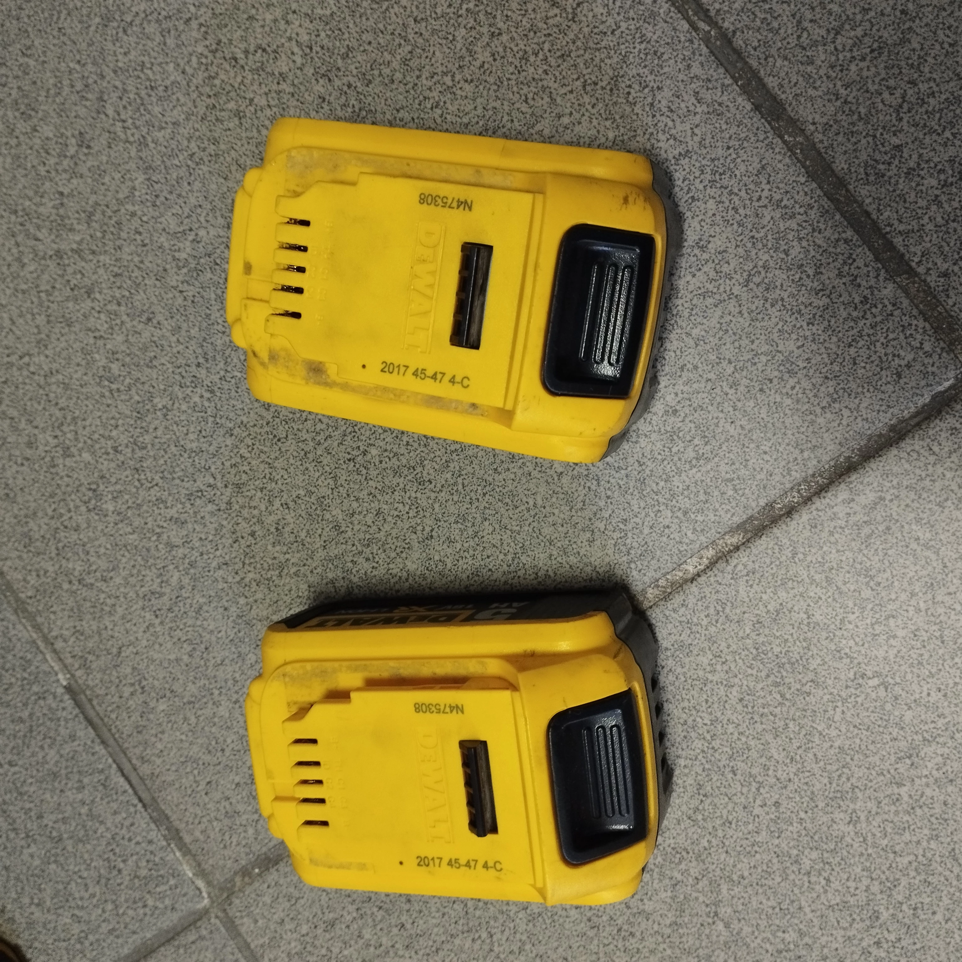 klucz-udarowy-dewalt-dcf899-caly-zestaw-stan-uzywany