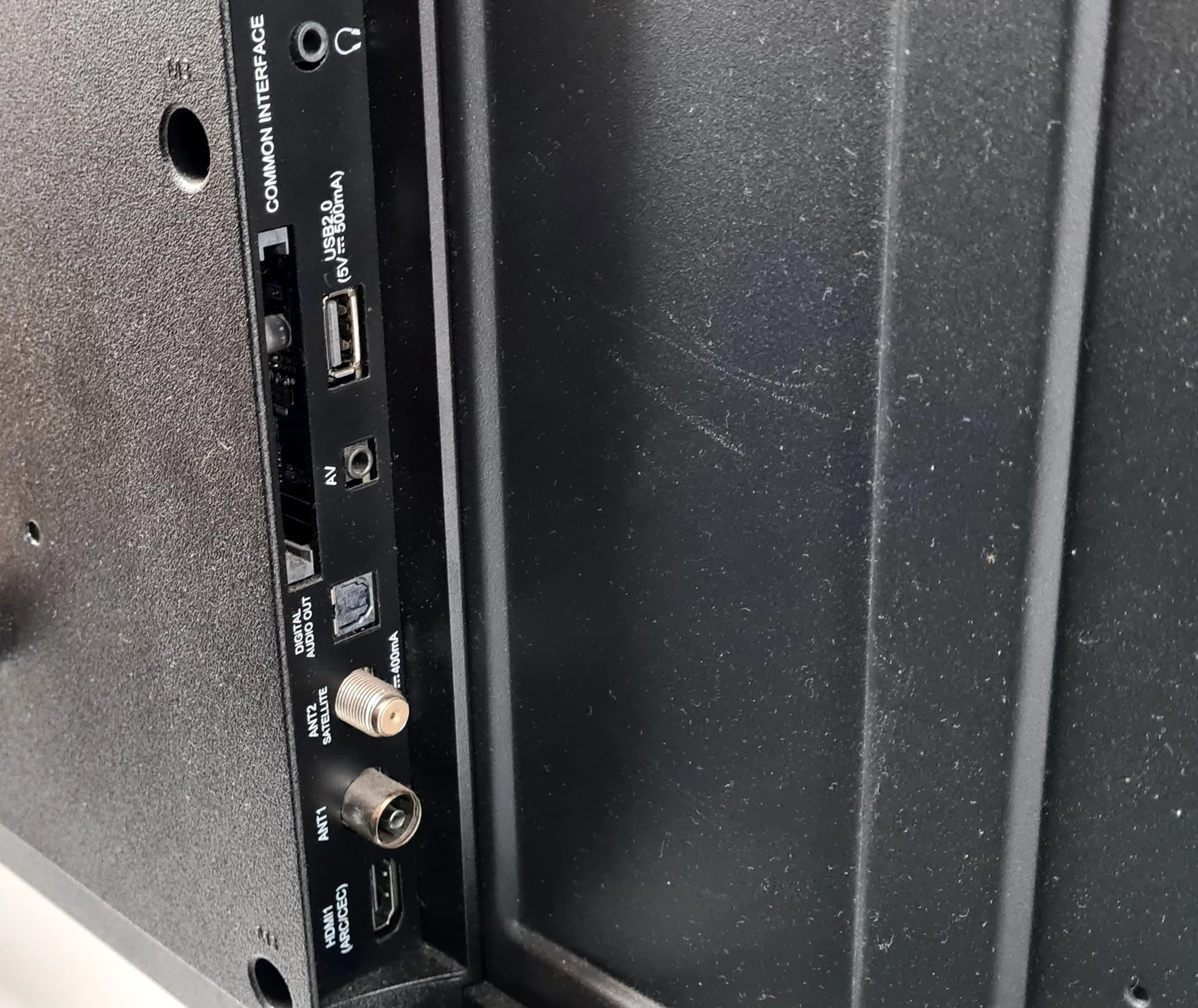 telewizor-led-smart-tv-43-chiq-u43h7l-4k-uhd-przekatna-ekranu-cale-43