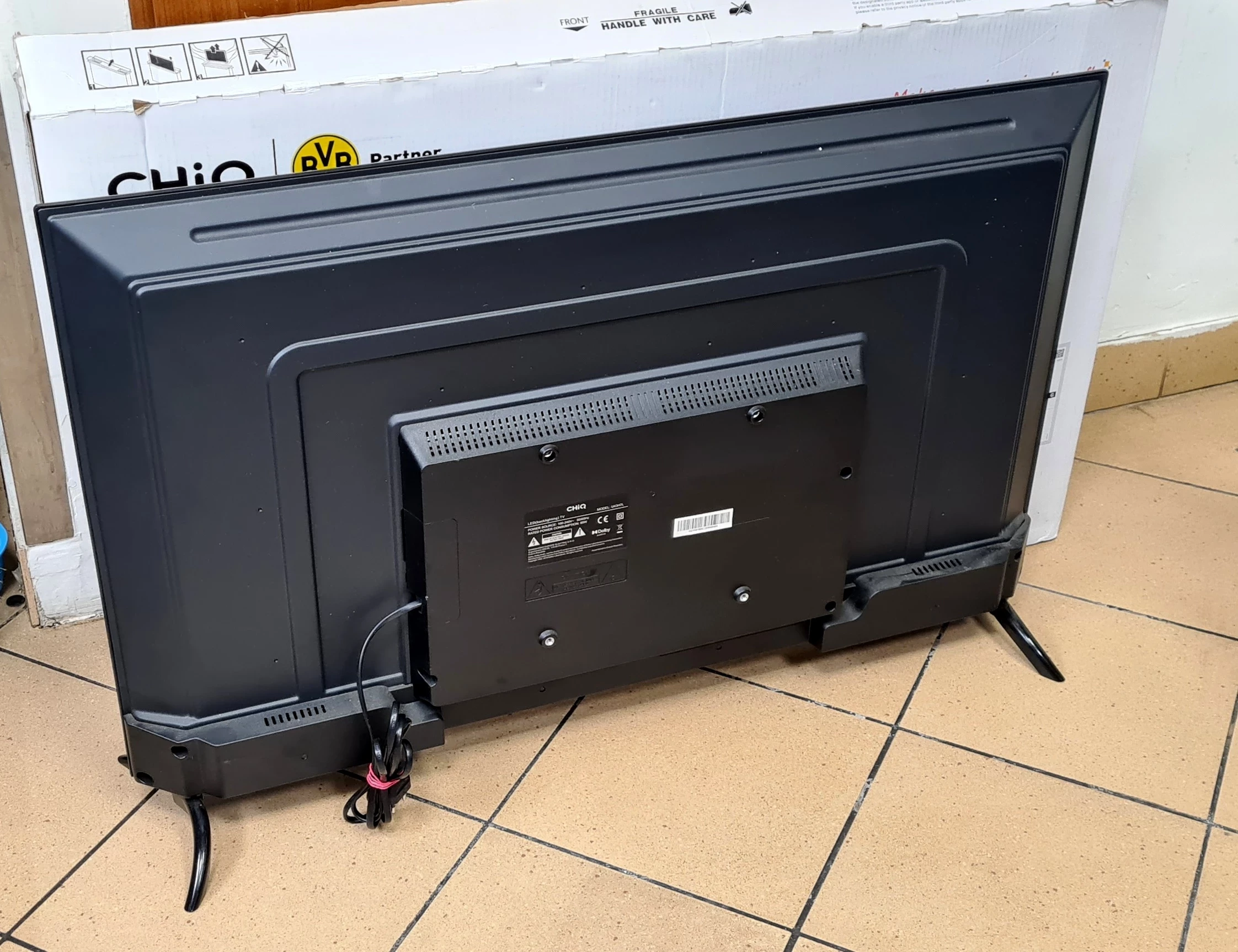 telewizor-led-smart-tv-43-chiq-u43h7l-4k-uhd-typ-telewizora-led