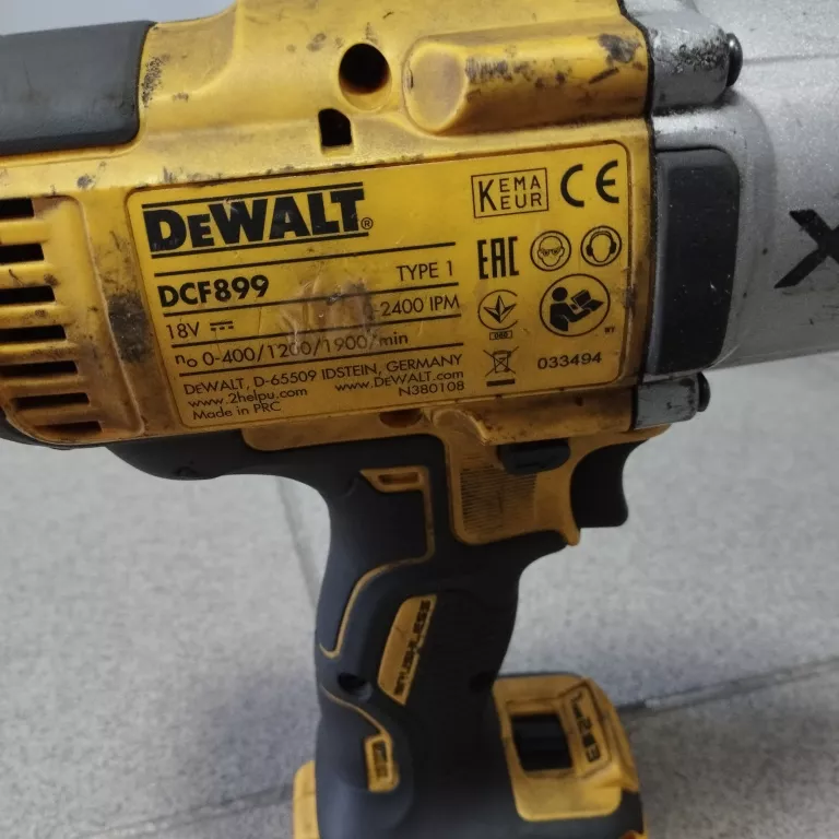 klucz-udarowy-dewalt-dcf899-caly-zestaw-marka-dewalt