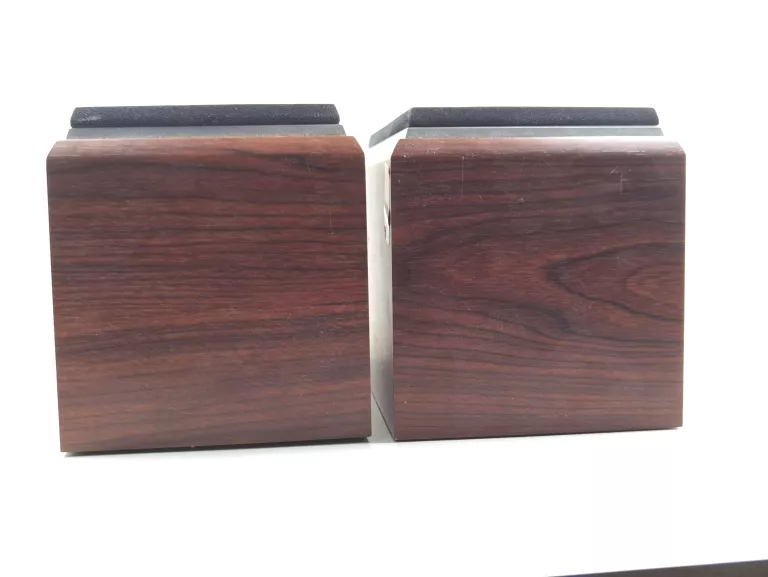 2X KOLUMNA M AUDIO HTS 700